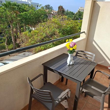 Central 2-Bed Apartment In Estepona Port Zewnętrze zdjęcie